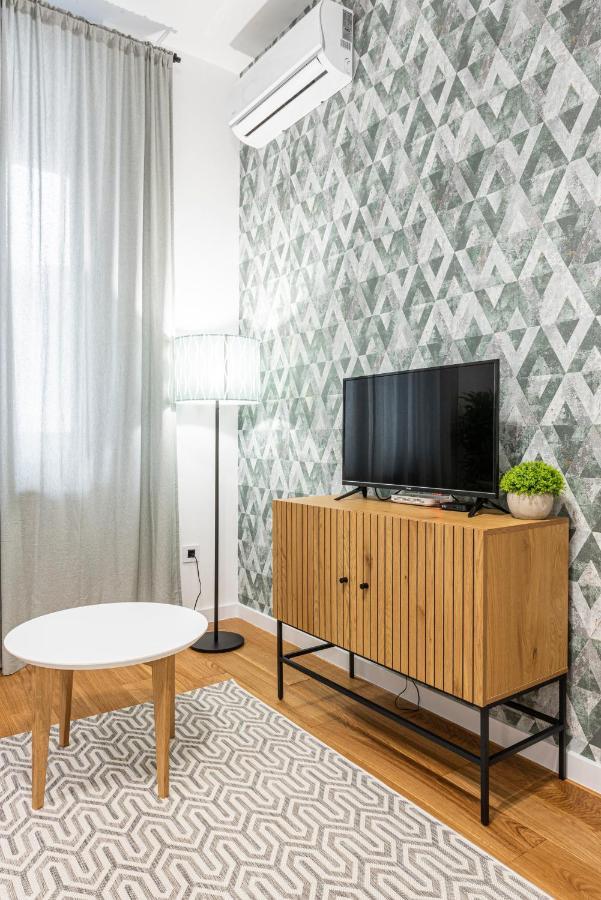 Vertigo One Bedroom Apartment-Free Private Parking Novi Sad Luaran gambar