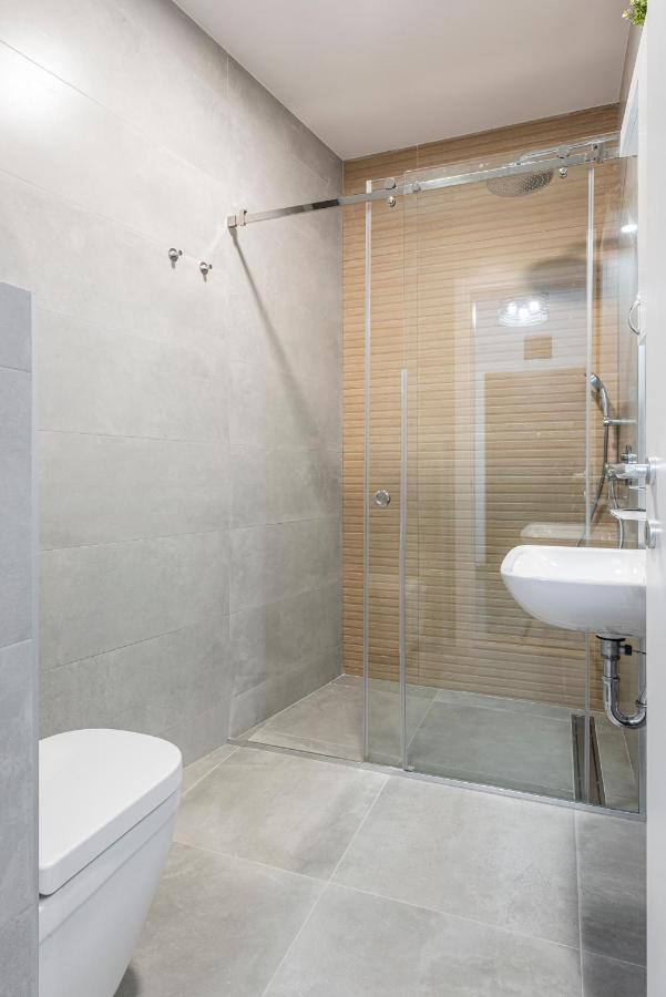 Vertigo One Bedroom Apartment-Free Private Parking Novi Sad Luaran gambar