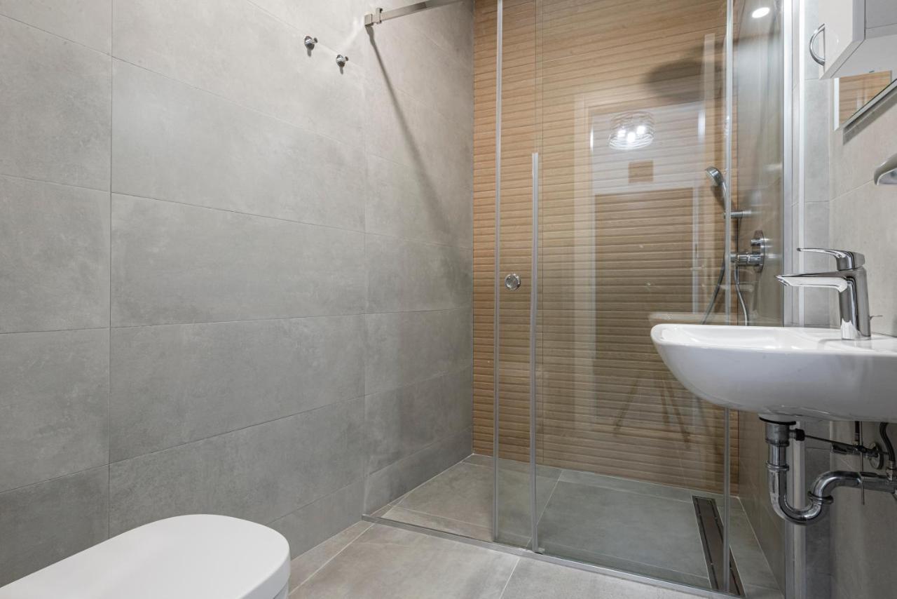 Vertigo One Bedroom Apartment-Free Private Parking Novi Sad Luaran gambar